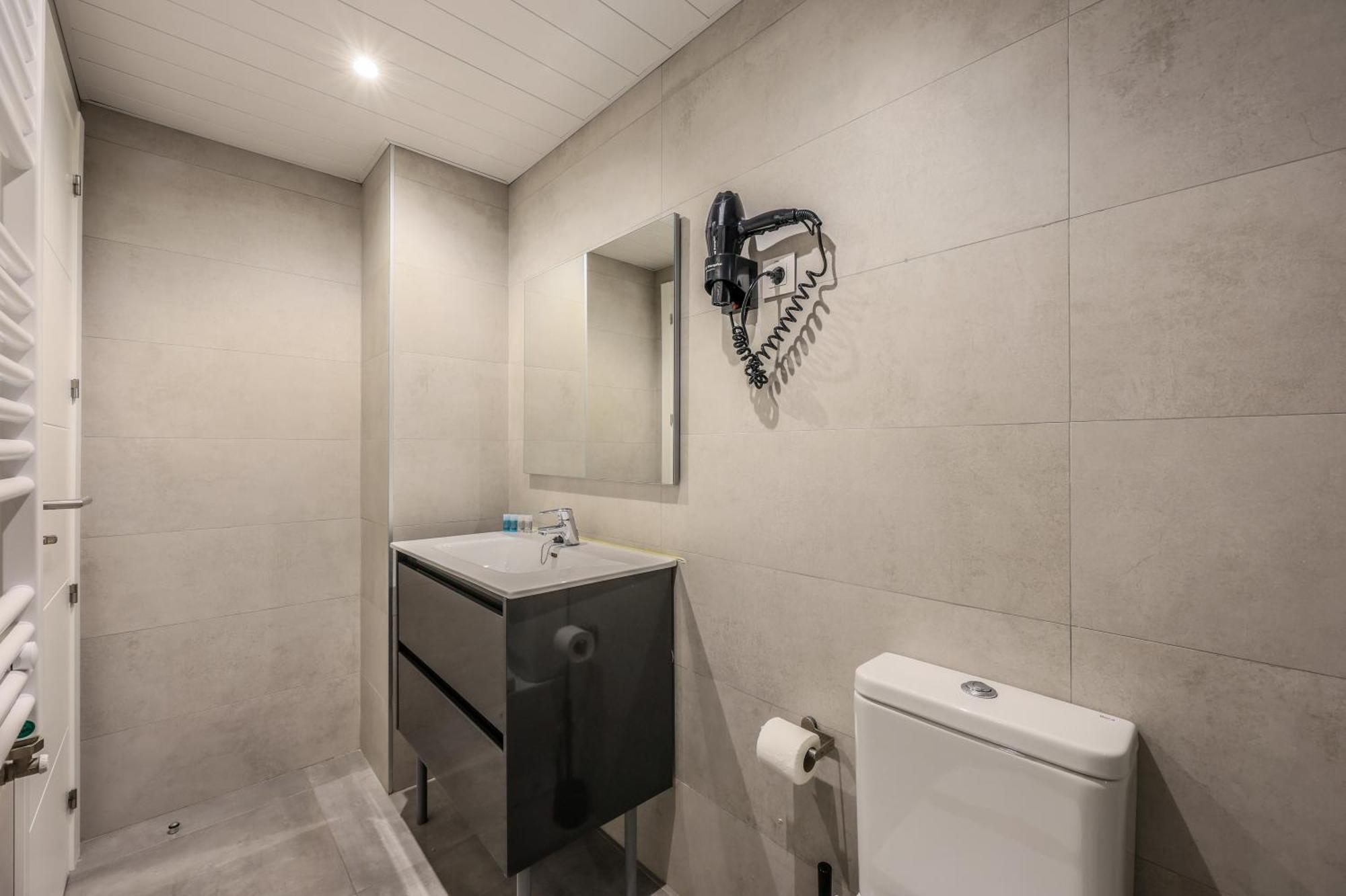 Amazinn Places Blasco De Garay 105 Madri Exterior foto