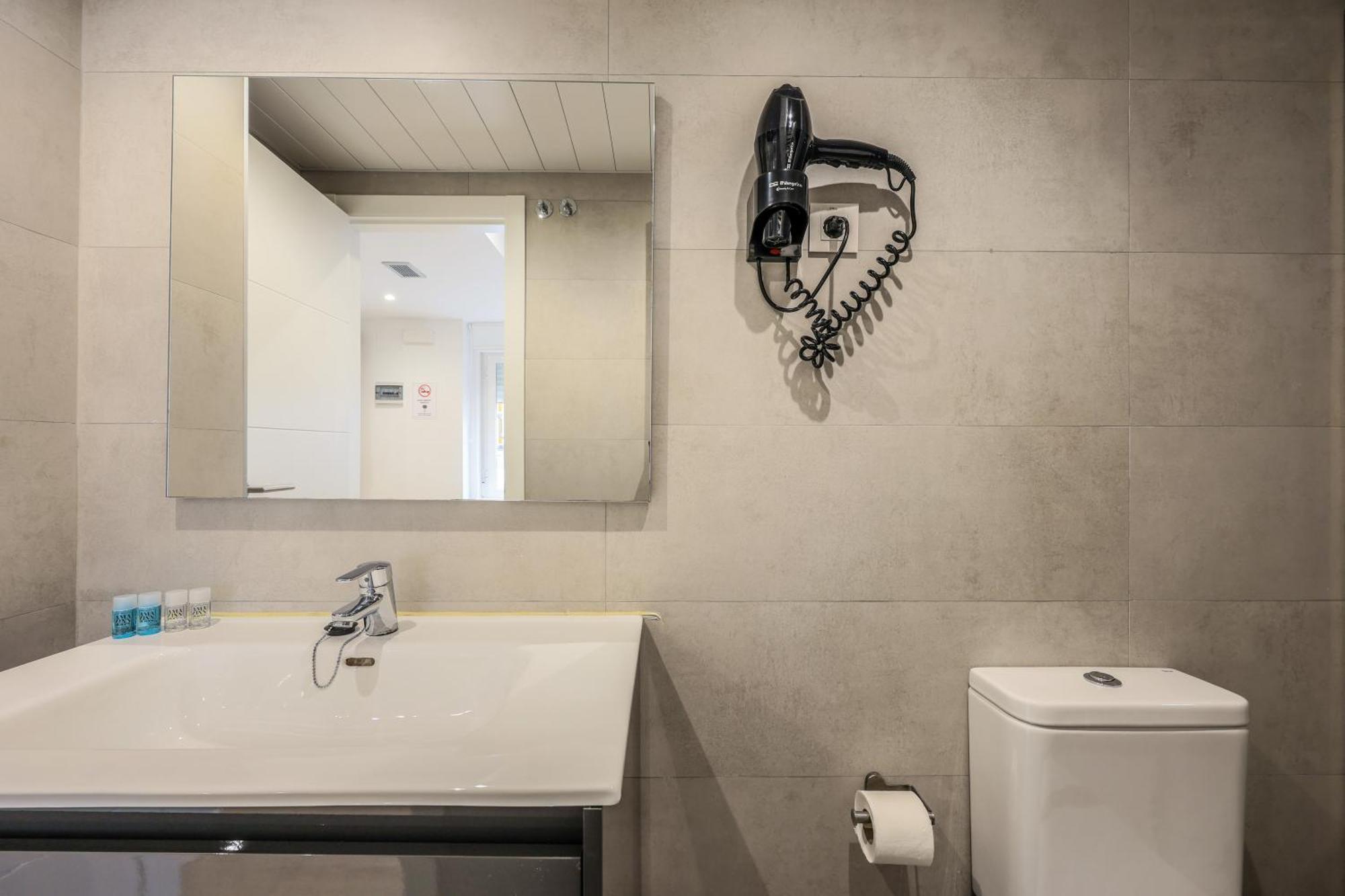 Amazinn Places Blasco De Garay 105 Madri Exterior foto